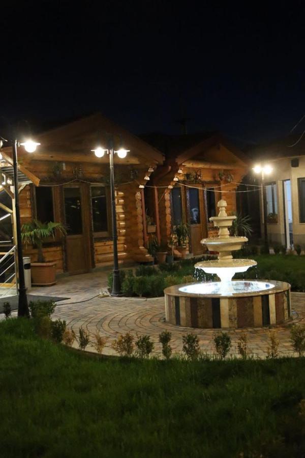 Tnak Hotel Erevan Exterior foto