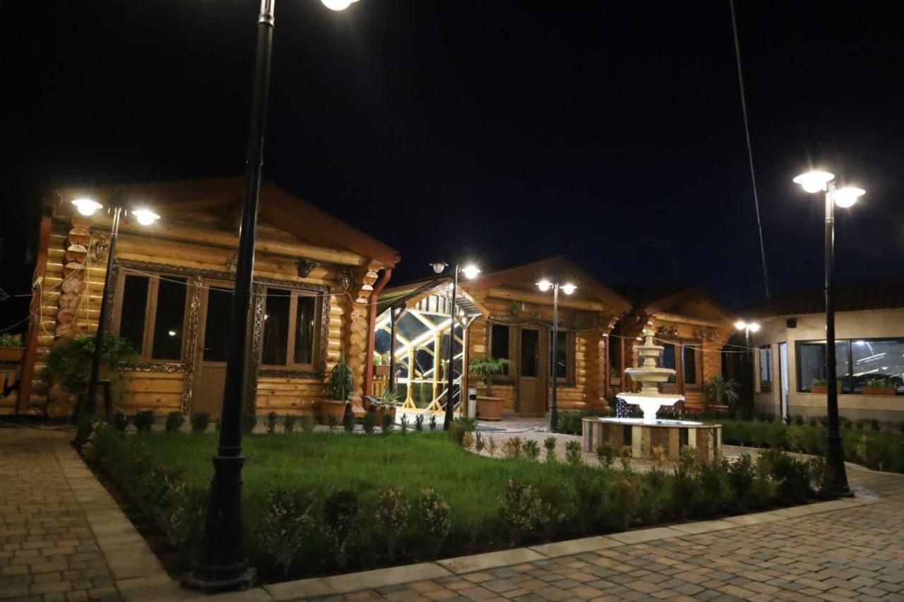 Tnak Hotel Erevan Exterior foto
