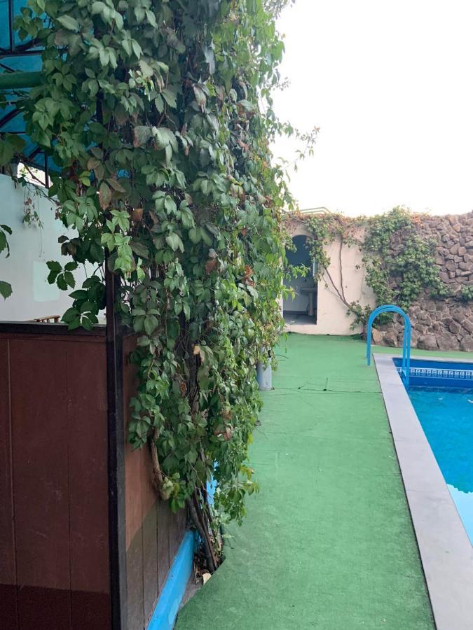 Tnak Hotel Erevan Exterior foto