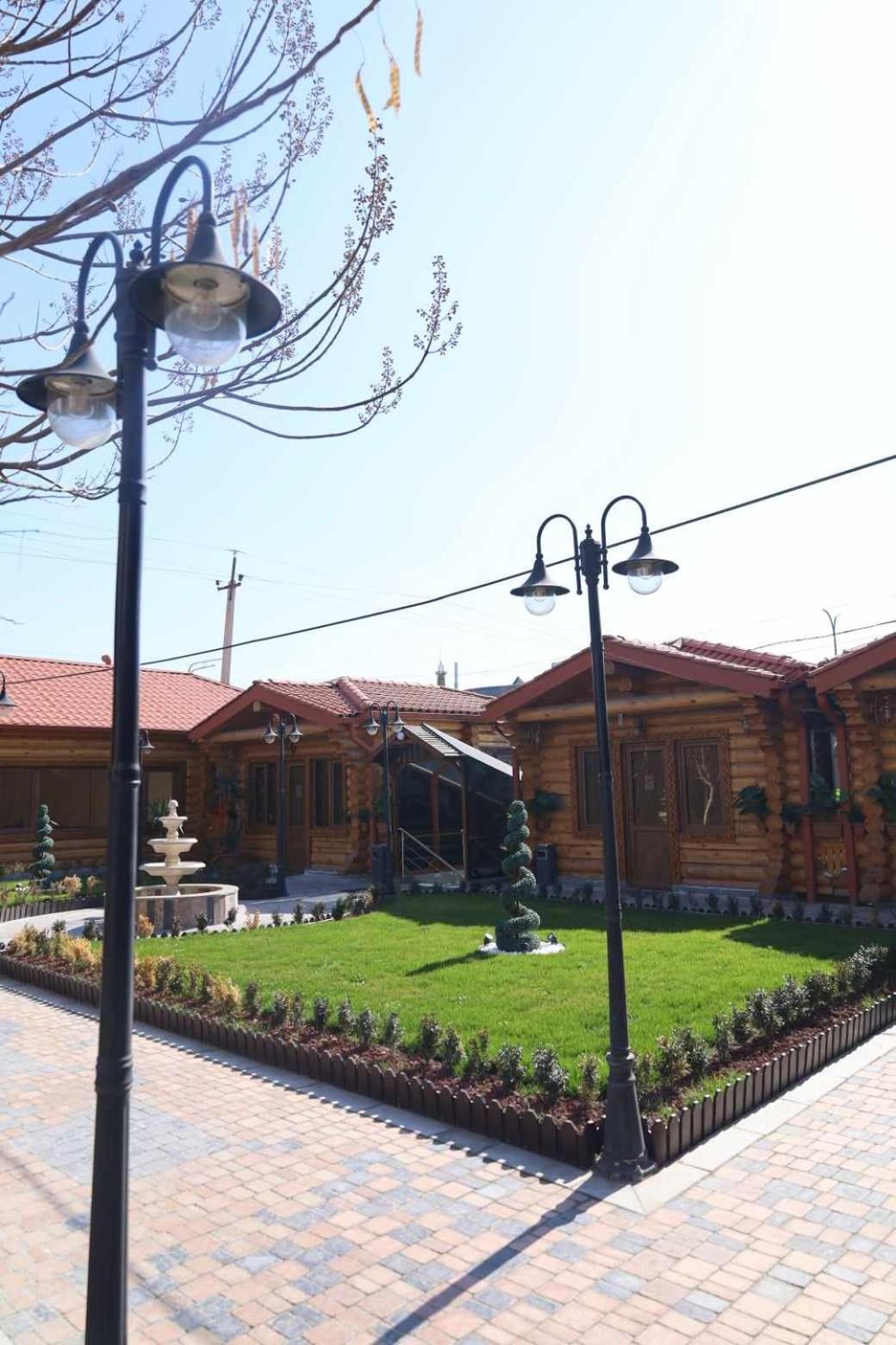 Tnak Hotel Erevan Exterior foto